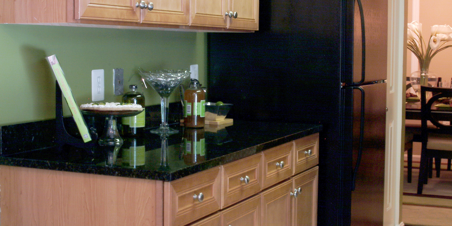 Glen Oaks kitchen with granite counter tops